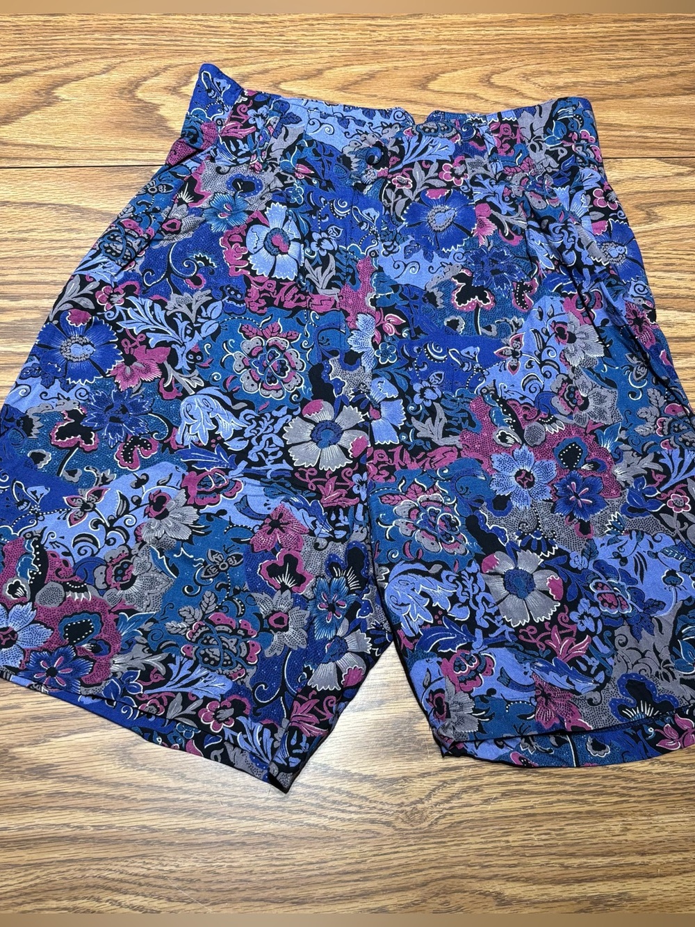 Vintage La Belle Fashions Inc. High-Waisted Floral Patterned Shorts